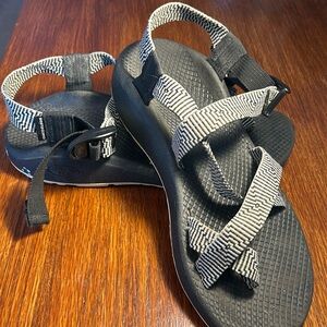 Chaco Z/Cloud Two Adjustable Straps Black & White Cushioned Sandal. Size 9